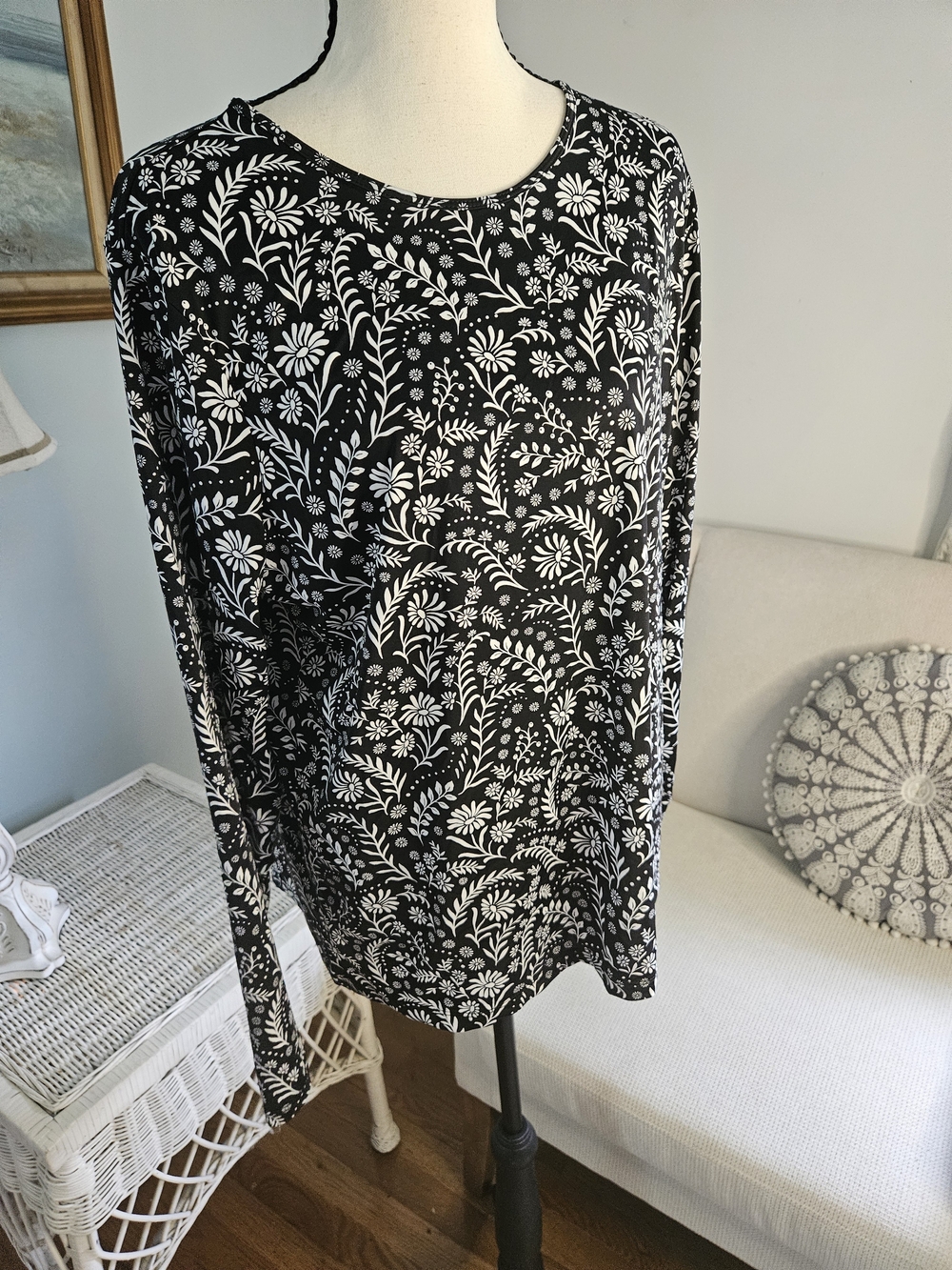 Lands' End Black & White Floral Long-Sleeve Tee P-25